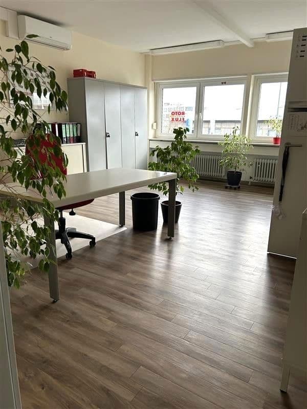 Prenájom kancelárie 172 m², Mannheimer Landstraße 5b, Brühl, Bádensko-Wurttembersko Prenájom kancelárie 172 m², Mannheimer Landstraße 5b, Brühl, Bádensko-Wurttembersko