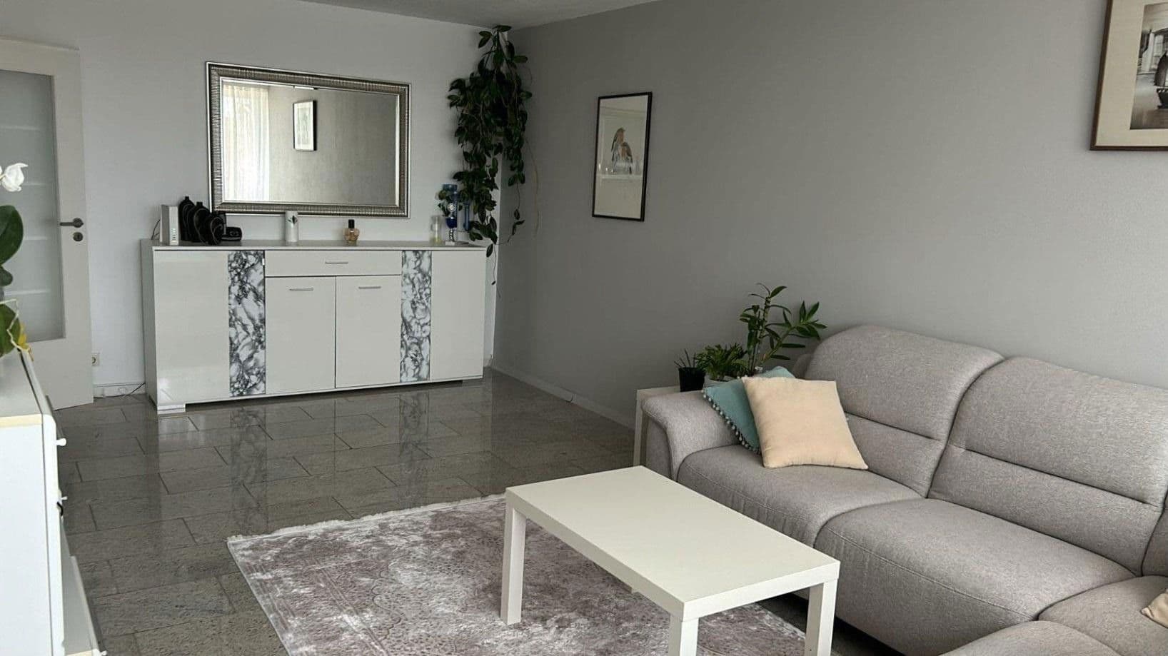 Prenájom bytu 3-izbový 87 m², Mannheim, Bádensko-Wurttembersko Prenájom bytu 3-izbový 87 m², Mannheim, Bádensko-Wurttembersko