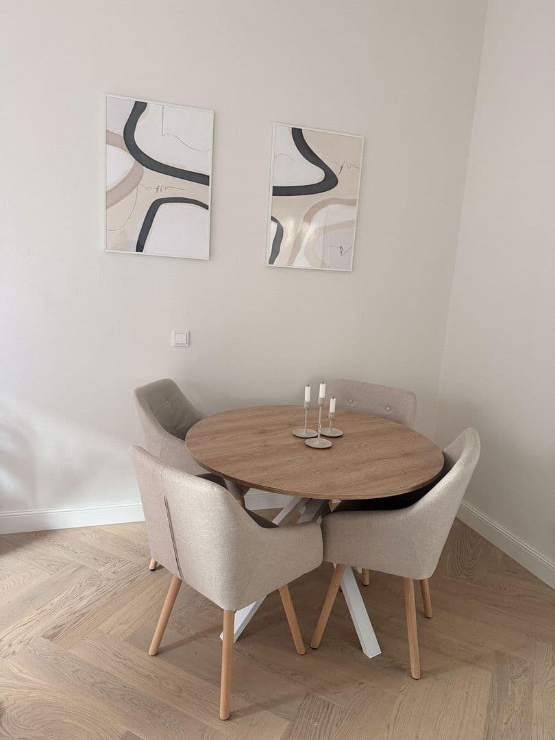 Prenájom bytu 2-izbový 66 m², Roßststraße 87, Düsseldorf, Severné Porýnie - Westfálsko Prenájom bytu 2-izbový 66 m², Roßststraße 87, Düsseldorf, Severné Porýnie - Westfálsko