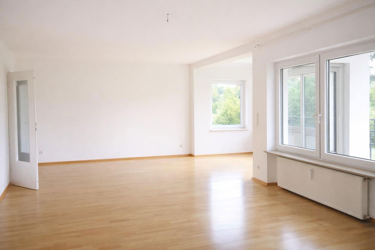 Prenájom bytu 4-izbový 133 m², Niedernhausen, Hesensko Prenájom bytu 4-izbový 133 m², Niedernhausen, Hesensko