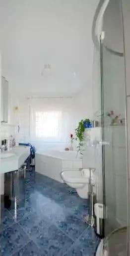 Prenájom bytu 4-izbový 133 m², Niedernhausen, Hesensko Prenájom bytu 4-izbový 133 m², Niedernhausen, Hesensko