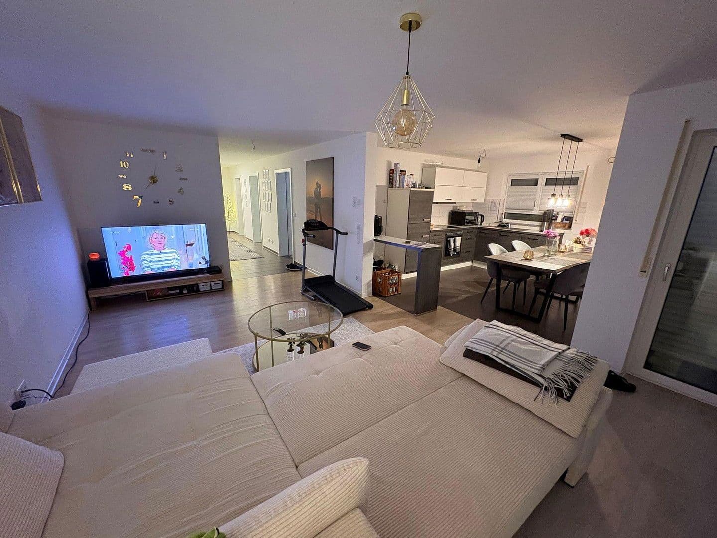 Prenájom bytu 3-izbový 84 m², Rietheim-Weilheim, Bádensko-Wurttembersko Prenájom bytu 3-izbový 84 m², Rietheim-Weilheim, Bádensko-Wurttembersko