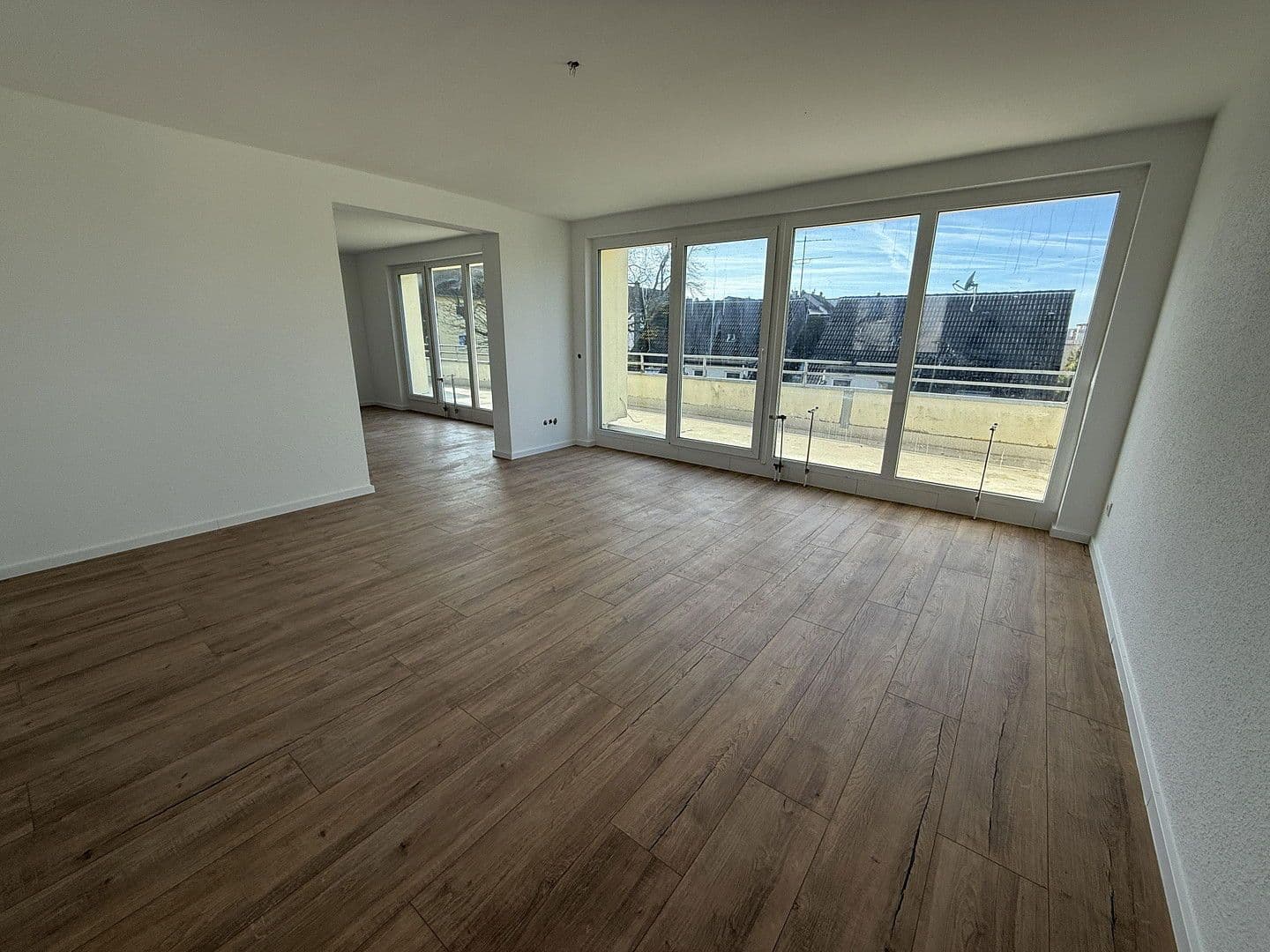 Prenájom bytu 3-izbový 92 m², Langerfelder Straße 115, Wuppertal, Severné Porýnie - Westfálsko Prenájom bytu 3-izbový 92 m², Langerfelder Straße 115, Wuppertal, Severné Porýnie - Westfálsko