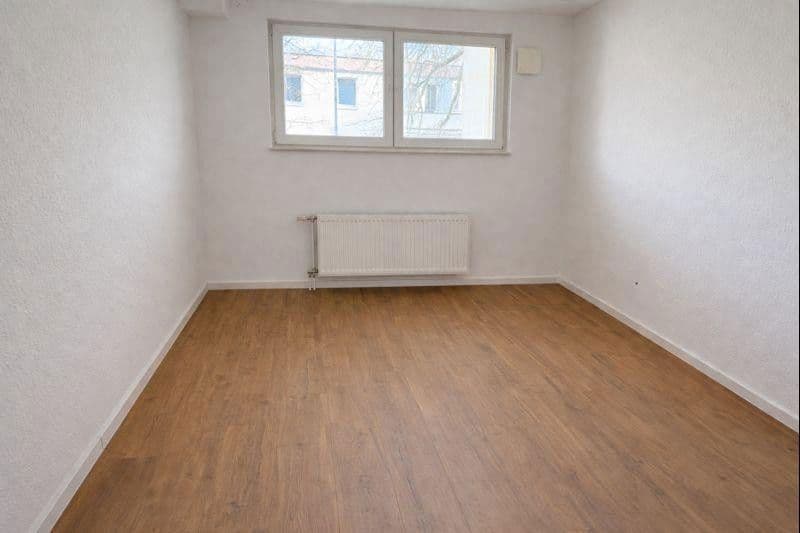 Prenájom bytu 3-izbový 92 m², Langerfelder Straße 115, Wuppertal, Severné Porýnie - Westfálsko Prenájom bytu 3-izbový 92 m², Langerfelder Straße 115, Wuppertal, Severné Porýnie - Westfálsko