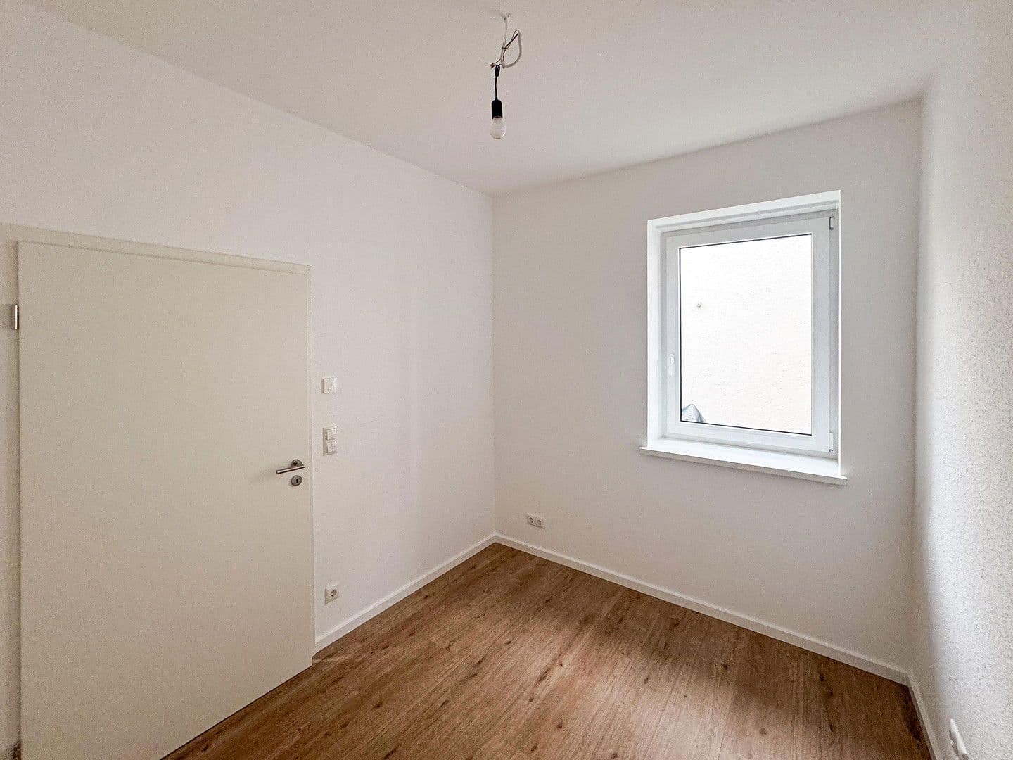 Prenájom kancelárie 51 m², Groß-Gerau, Hesensko Prenájom kancelárie 51 m², Groß-Gerau, Hesensko