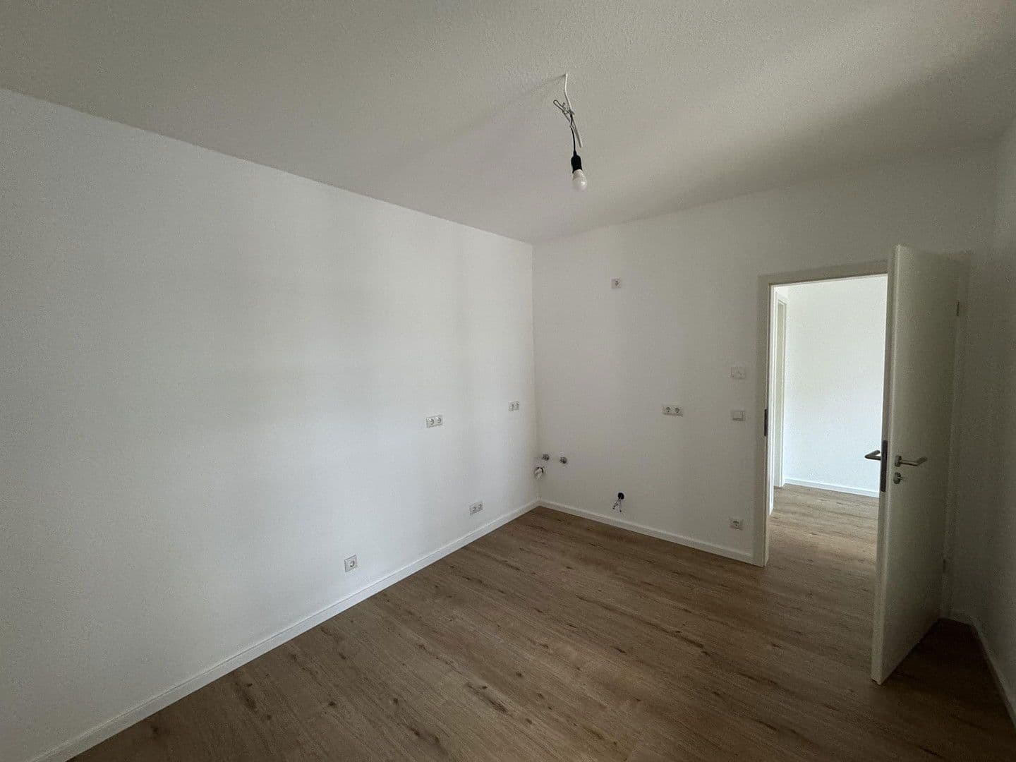 Prenájom kancelárie 51 m², Groß-Gerau, Hesensko Prenájom kancelárie 51 m², Groß-Gerau, Hesensko
