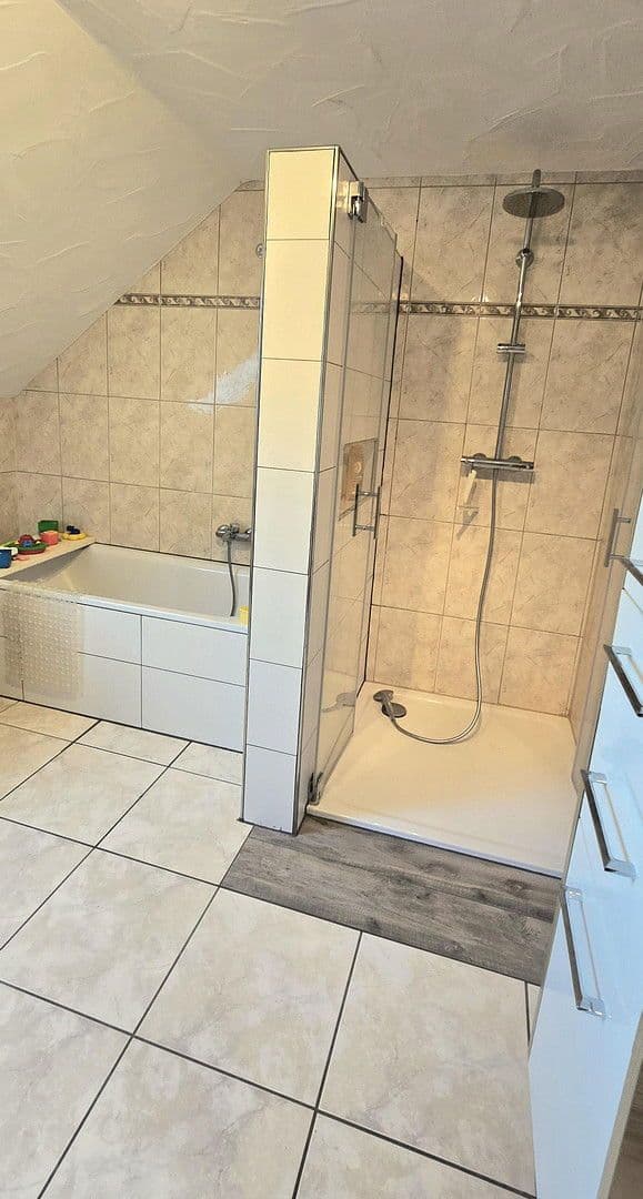 Predaj domu 300 m², pozemek 1.200 m², Breitenheim, Porýnie-Falcko Predaj domu 300 m², pozemek 1.200 m², Breitenheim, Porýnie-Falcko