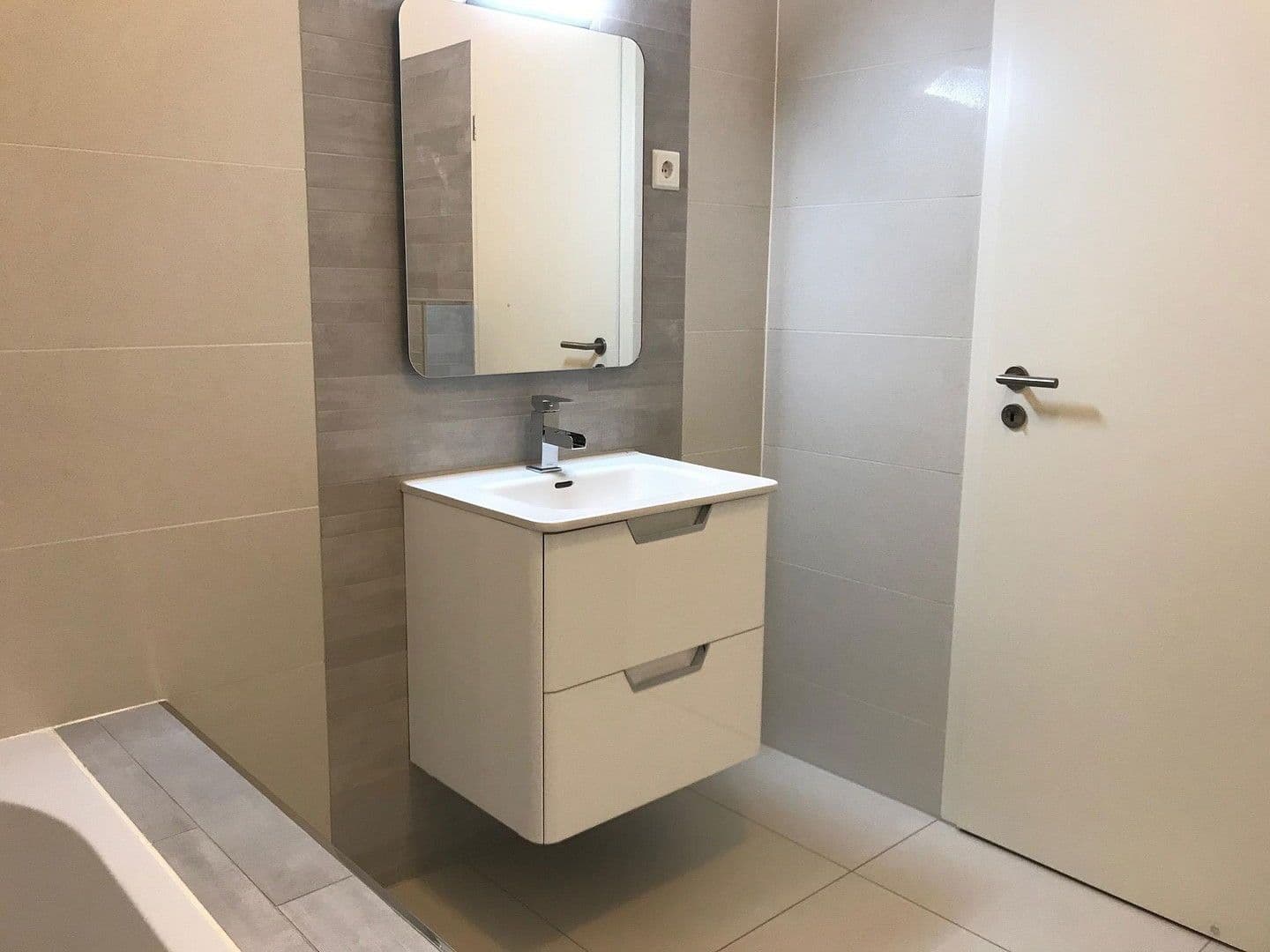 Predaj domu 227 m², pozemek 718 m², Auf dem Rott 22A, Pulheim, Severné Porýnie - Westfálsko Predaj domu 227 m², pozemek 718 m², Auf dem Rott 22A, Pulheim, Severné Porýnie - Westfálsko