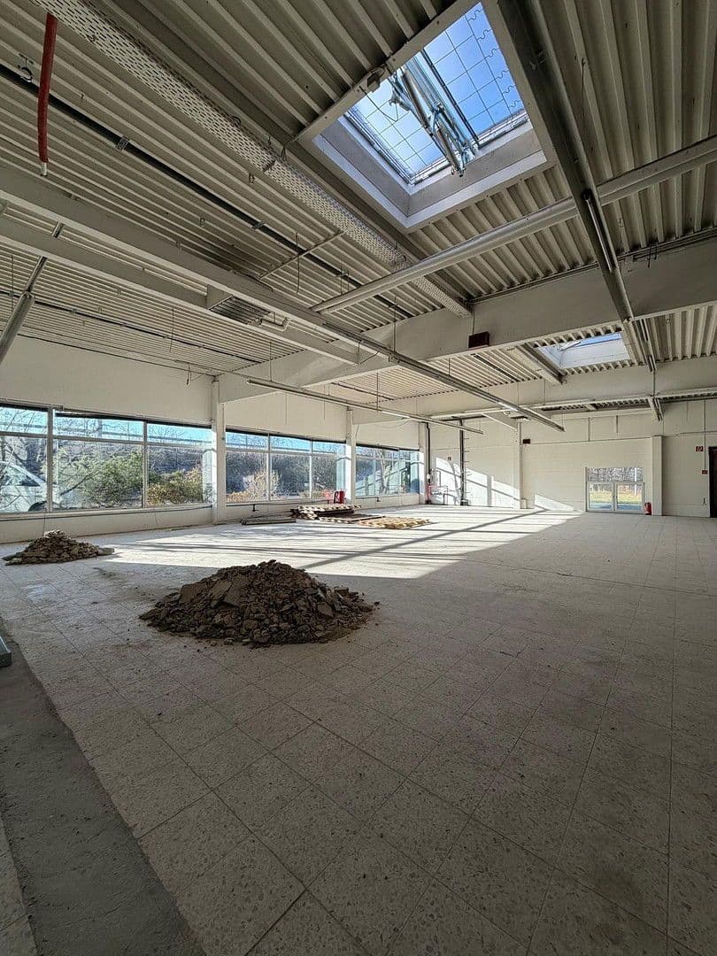 Prenájom nebytového priestoru 450 m², Meißener Dorfstraße 35, Minden, Severné Porýnie - Westfálsko Prenájom nebytového priestoru 450 m², Meißener Dorfstraße 35, Minden, Severné Porýnie - Westfálsko