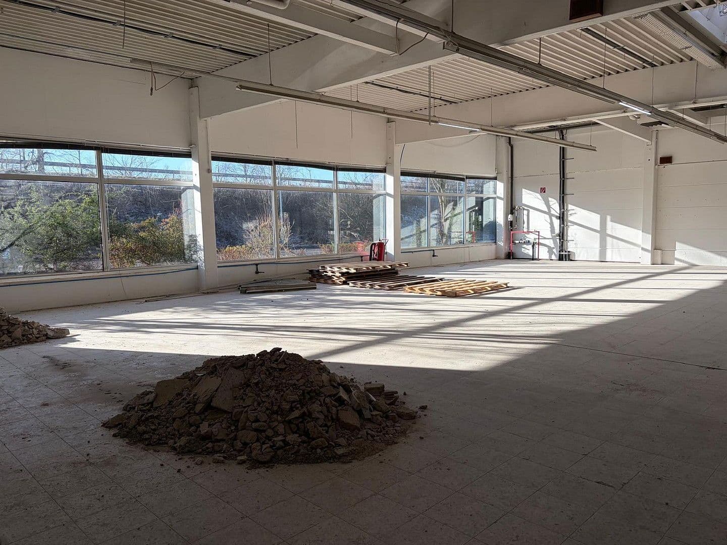 Prenájom nebytového priestoru 450 m², Meißener Dorfstraße 35, Minden, Severné Porýnie - Westfálsko Prenájom nebytového priestoru 450 m², Meißener Dorfstraße 35, Minden, Severné Porýnie - Westfálsko