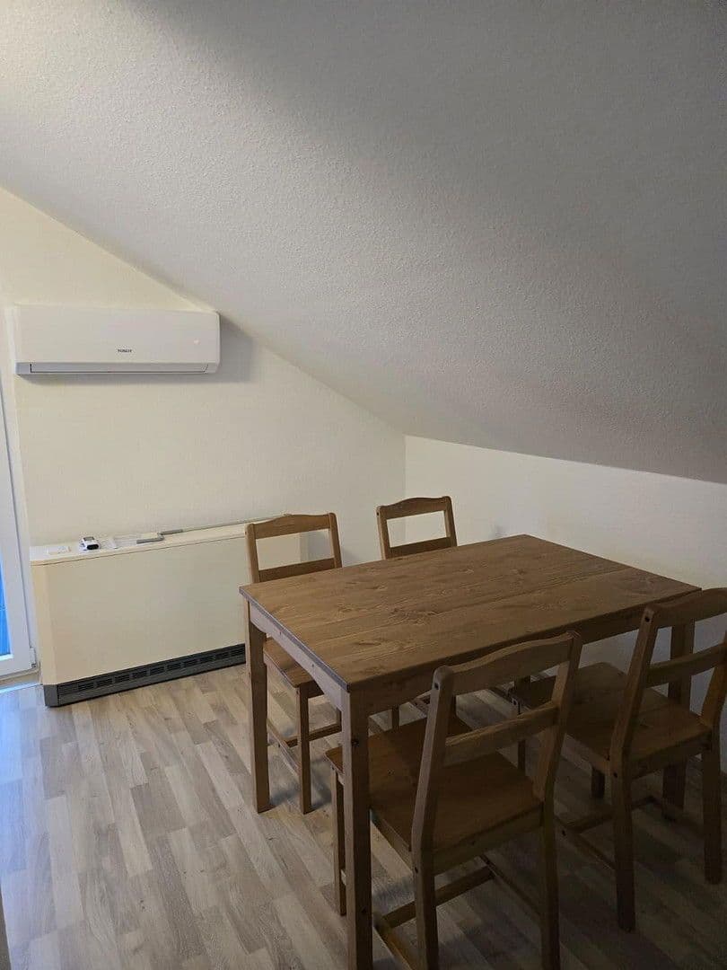 Prenájom bytu 2-izbový 40 m², Waiblingen, Bádensko-Wurttembersko Prenájom bytu 2-izbový 40 m², Waiblingen, Bádensko-Wurttembersko