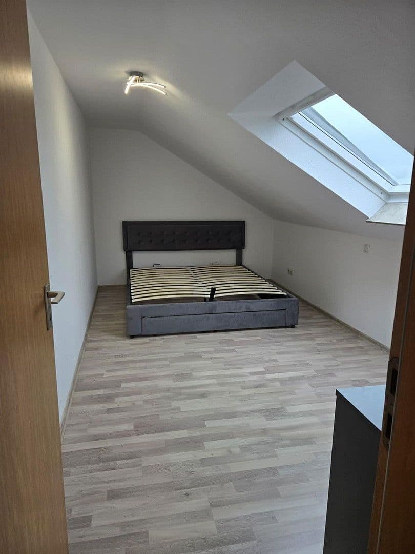 Prenájom bytu 2-izbový 40 m², Waiblingen, Bádensko-Wurttembersko Prenájom bytu 2-izbový 40 m², Waiblingen, Bádensko-Wurttembersko