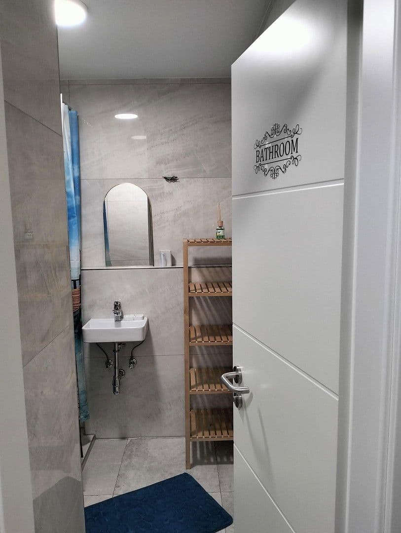 Prenájom bytu 1-izbový 28 m², Hauptstraße 12/1, Esslingen am Neckar, Bádensko-Wurttembersko Prenájom bytu 1-izbový 28 m², Hauptstraße 12/1, Esslingen am Neckar, Bádensko-Wurttembersko