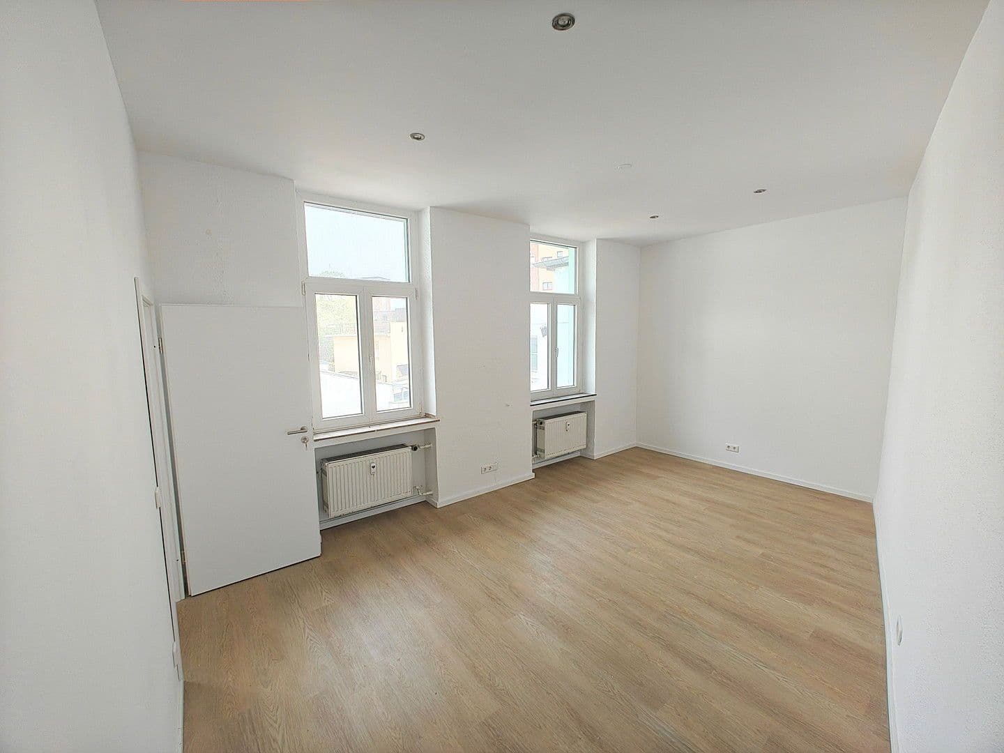 Prenájom bytu 2-izbový 65 m², Niederstraße 62, Krefeld, Severné Porýnie - Westfálsko Prenájom bytu 2-izbový 65 m², Niederstraße 62, Krefeld, Severné Porýnie - Westfálsko