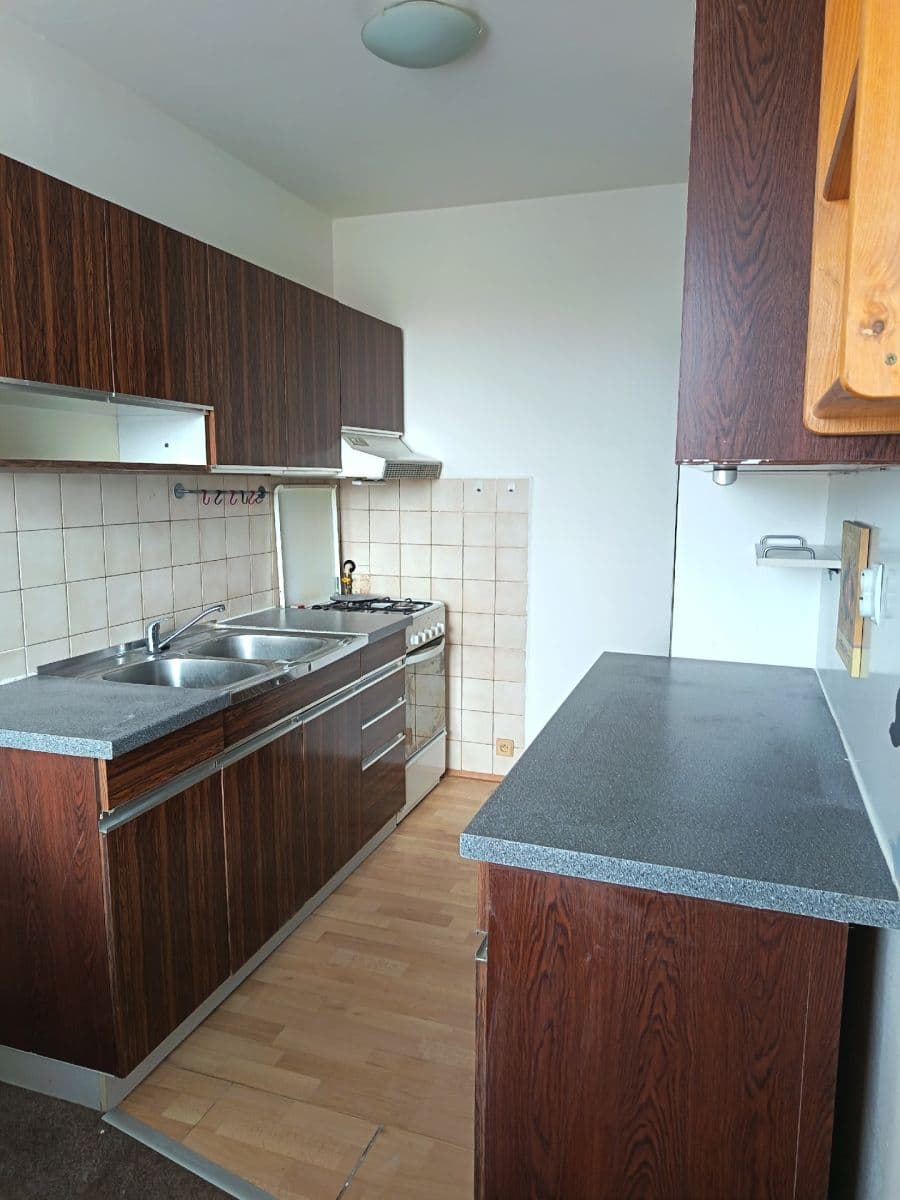 Prenájom bytu 1-izbový 37 m², Holubkova, Praha, Praha Prenájom bytu 1-izbový 37 m², Holubkova, Praha, Praha