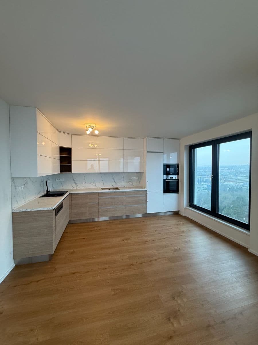 Prenájom bytu 2-izbový 80 m², třída Generála Píky, Brno, Jihomoravský kraj Prenájom bytu 2-izbový 80 m², třída Generála Píky, Brno, Jihomoravský kraj