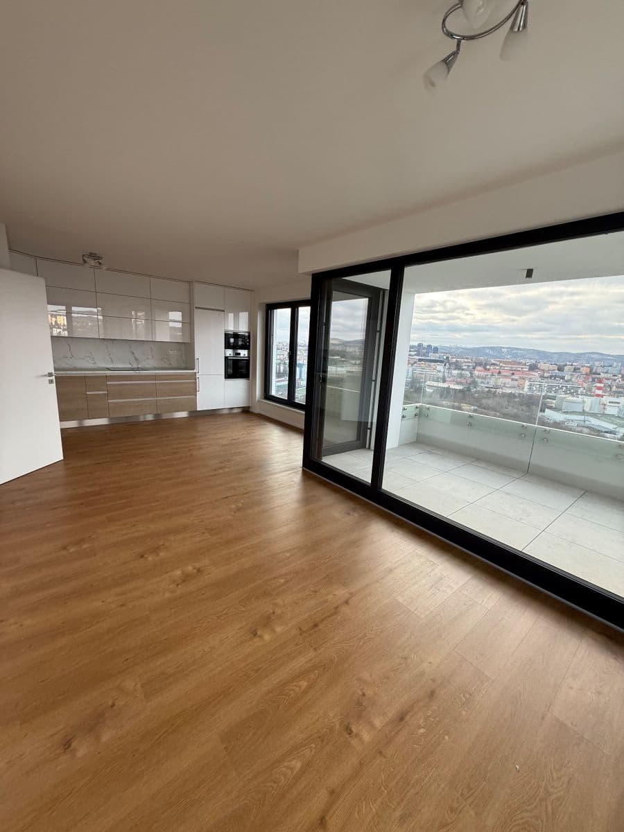 Prenájom bytu 2-izbový 80 m², třída Generála Píky, Brno, Jihomoravský kraj Prenájom bytu 2-izbový 80 m², třída Generála Píky, Brno, Jihomoravský kraj