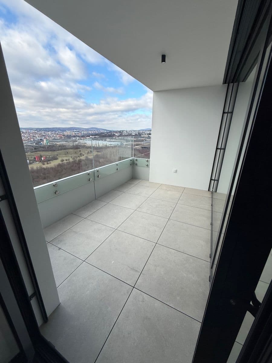 Prenájom bytu 2-izbový 80 m², třída Generála Píky, Brno, Jihomoravský kraj Prenájom bytu 2-izbový 80 m², třída Generála Píky, Brno, Jihomoravský kraj