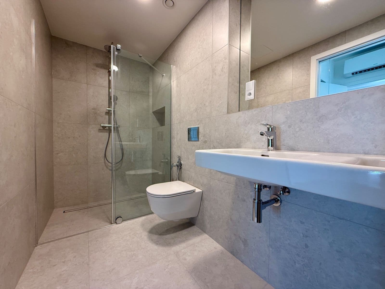 Predaj bytu 4-izbový 136 m², Československého exilu, Praha, Praha Predaj bytu 4-izbový 136 m², Československého exilu, Praha, Praha
