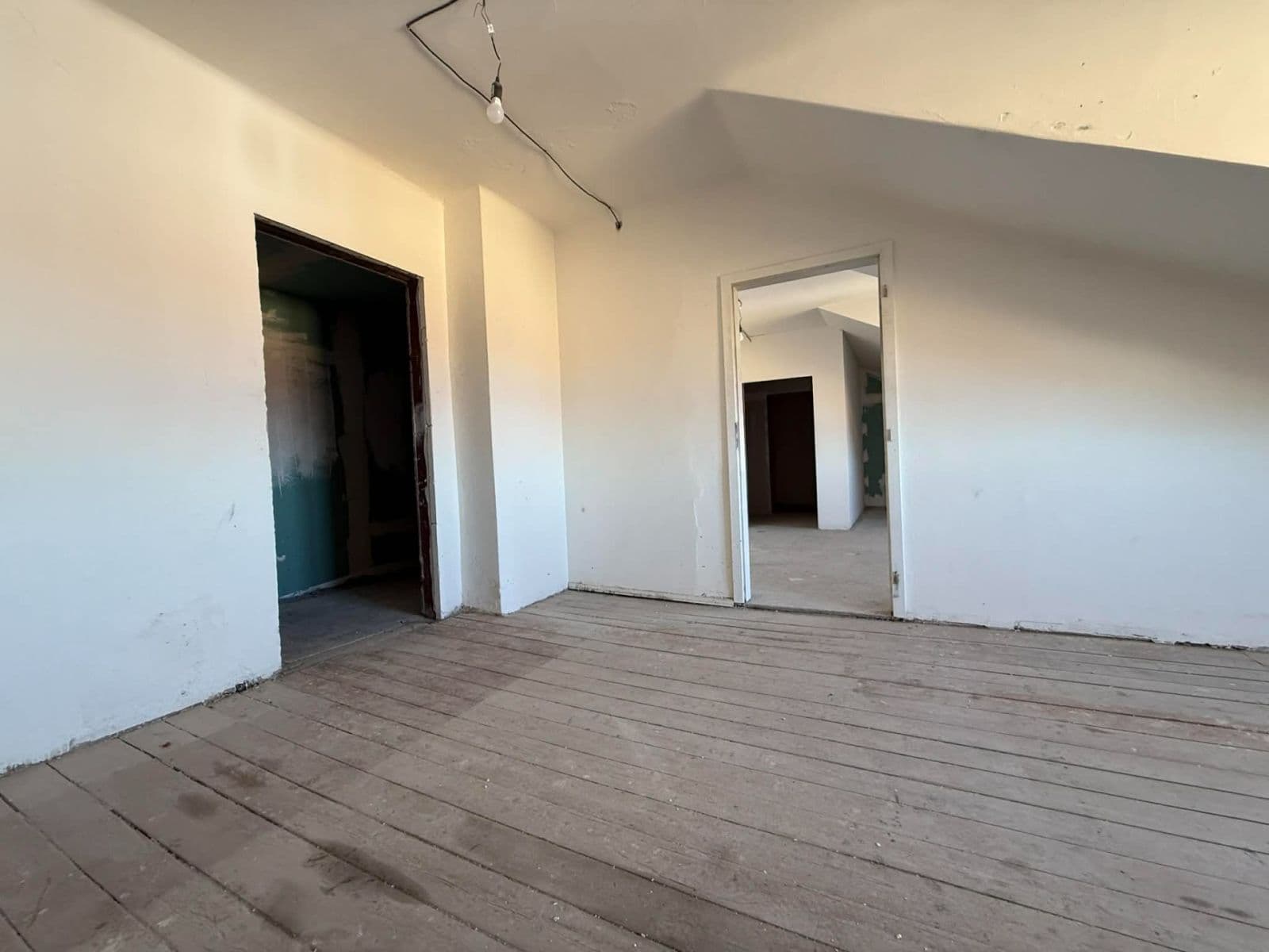 Predaj bytu 2-izbový 67 m², Jeseniova, Praha, Praha Predaj bytu 2-izbový 67 m², Jeseniova, Praha, Praha