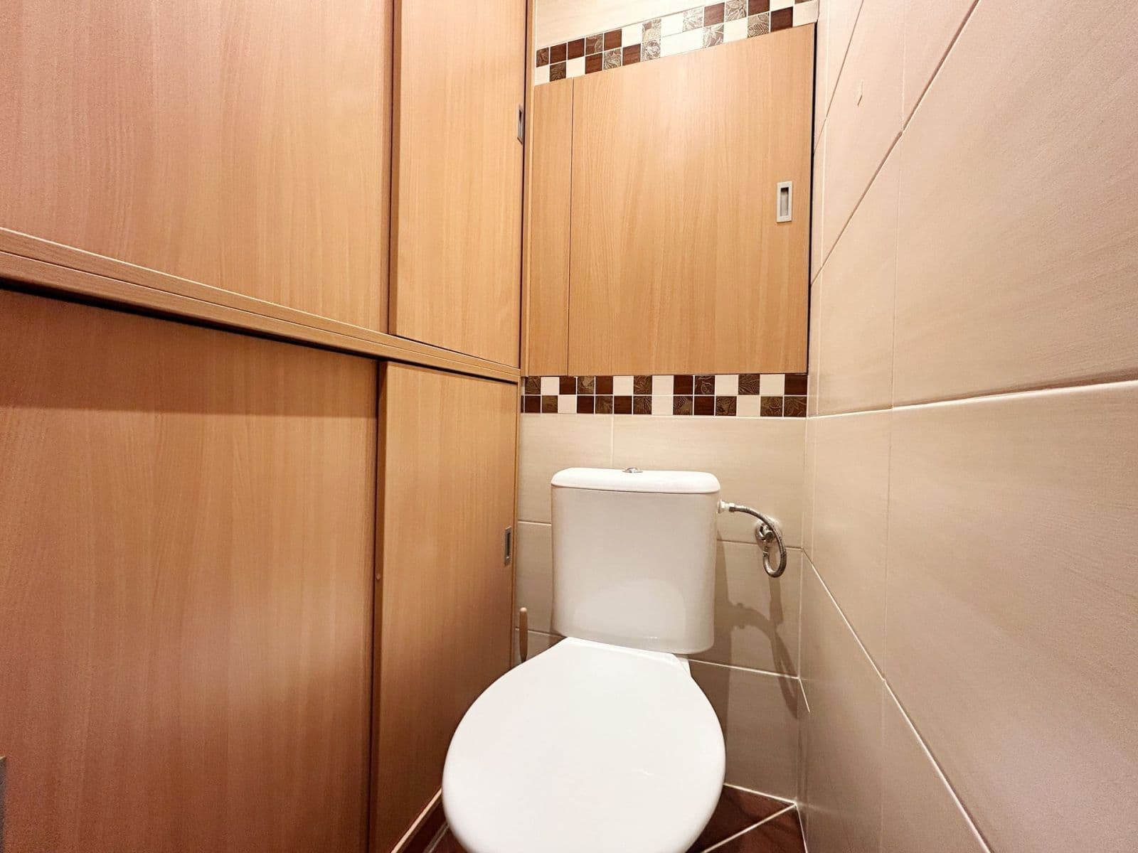 Prenájom bytu 2-izbový 49 m², Kukelská, Praha, Praha Prenájom bytu 2-izbový 49 m², Kukelská, Praha, Praha