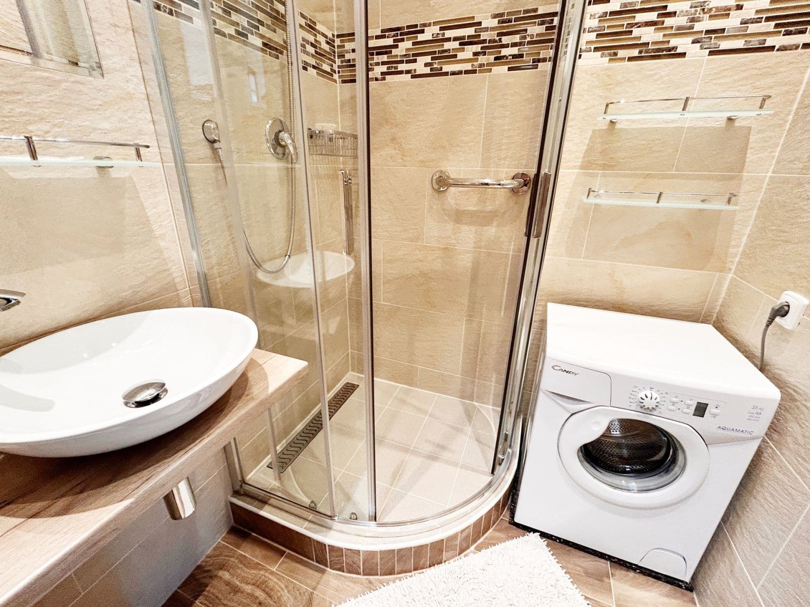 Prenájom bytu 2-izbový 56 m², Střimelická, Praha, Praha Prenájom bytu 2-izbový 56 m², Střimelická, Praha, Praha