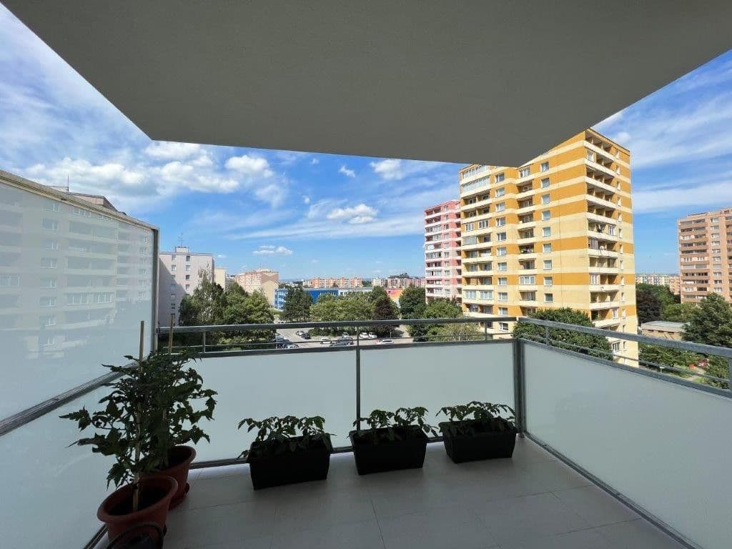 Prenájom bytu 1-izbový 34 m², Janského, Olomouc, Olomoucký kraj Prenájom bytu 1-izbový 34 m², Janského, Olomouc, Olomoucký kraj