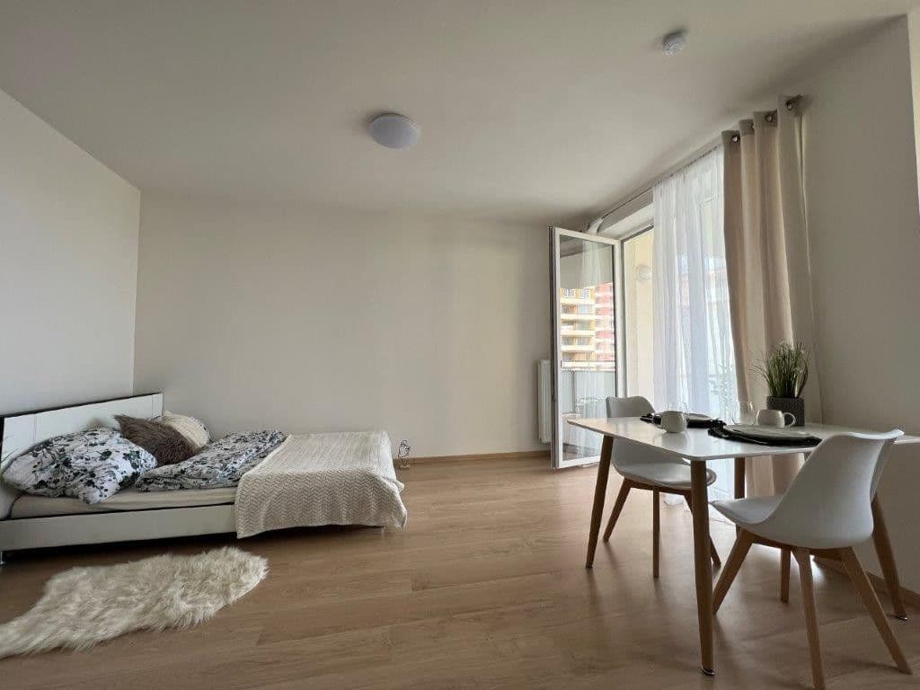Prenájom bytu 1-izbový 34 m², Janského, Olomouc, Olomoucký kraj Prenájom bytu 1-izbový 34 m², Janského, Olomouc, Olomoucký kraj