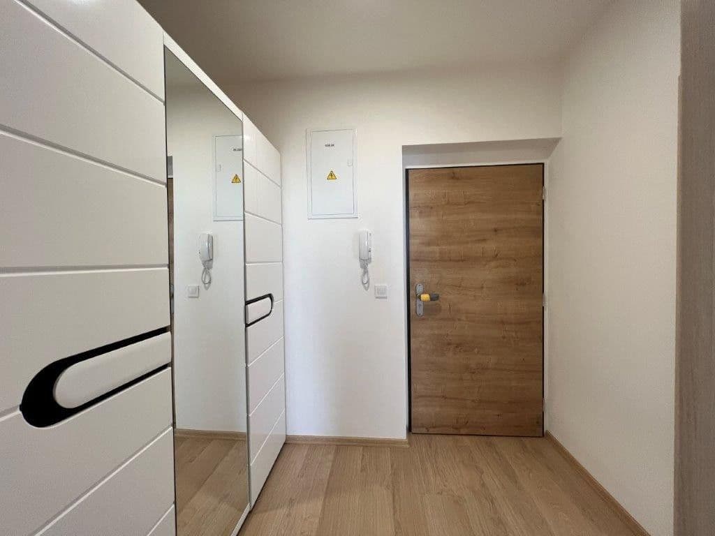 Prenájom bytu 1-izbový 34 m², Janského, Olomouc, Olomoucký kraj Prenájom bytu 1-izbový 34 m², Janského, Olomouc, Olomoucký kraj