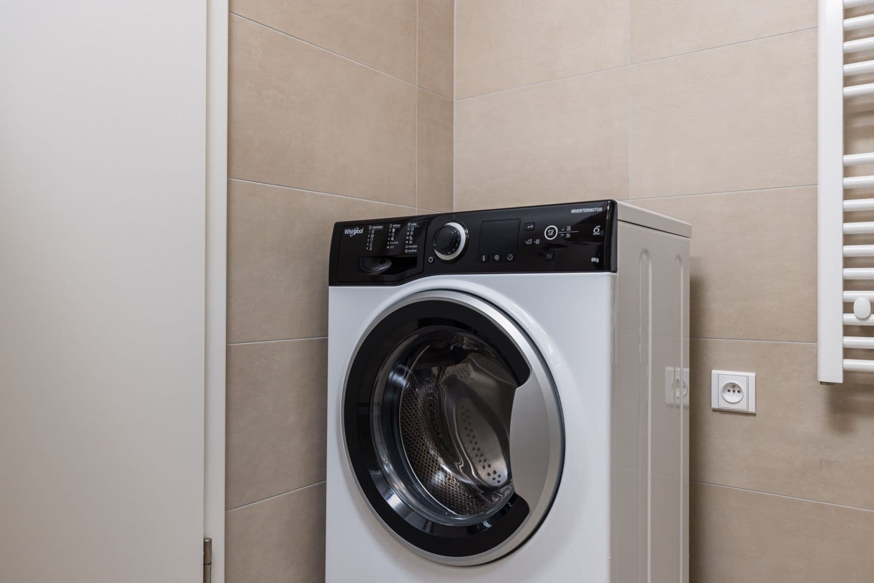 Prenájom bytu 1-izbový 37 m², Fafkových, Praha, Praha Prenájom bytu 1-izbový 37 m², Fafkových, Praha, Praha