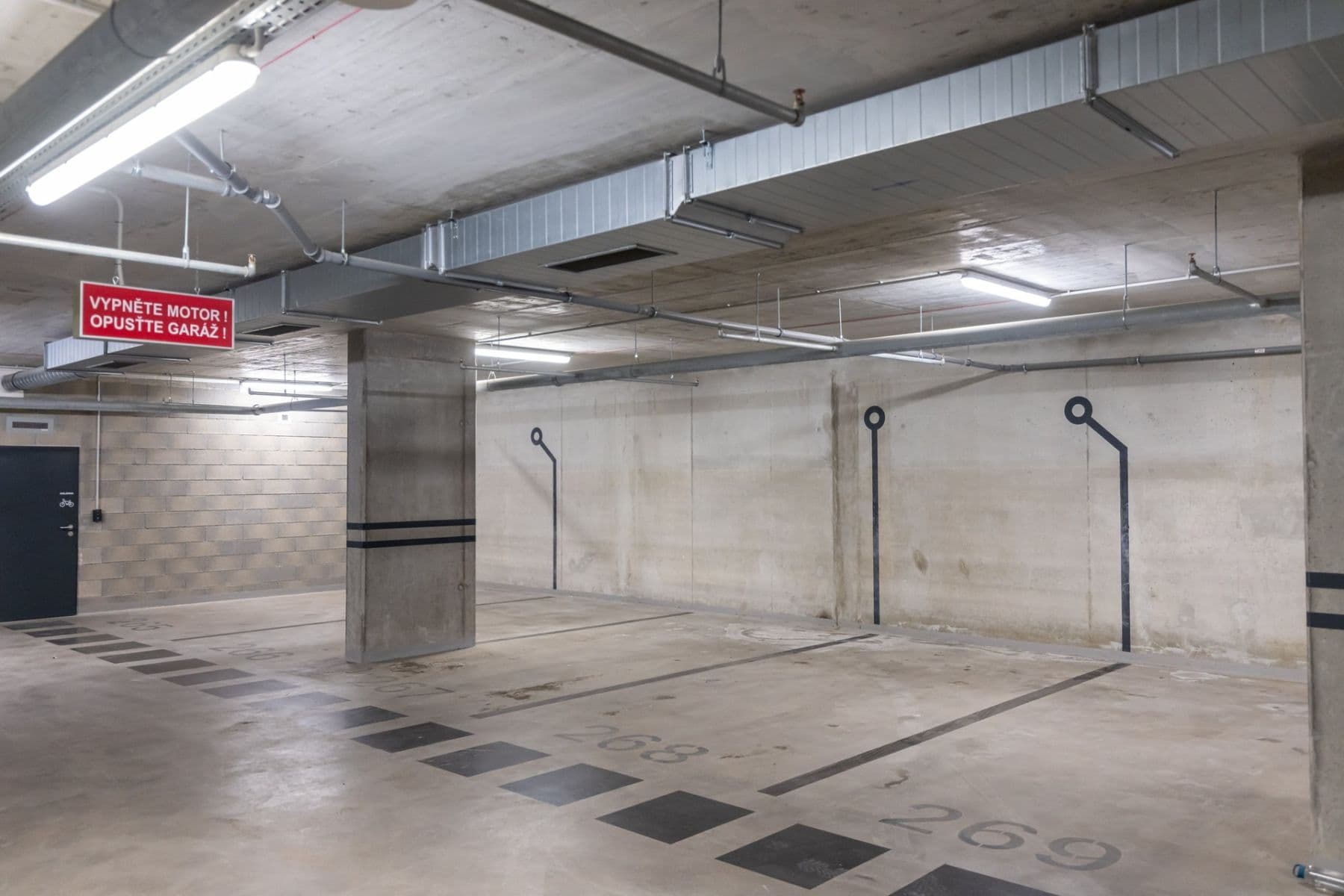 Prenájom bytu 1-izbový 37 m², Fafkových, Praha, Praha Prenájom bytu 1-izbový 37 m², Fafkových, Praha, Praha