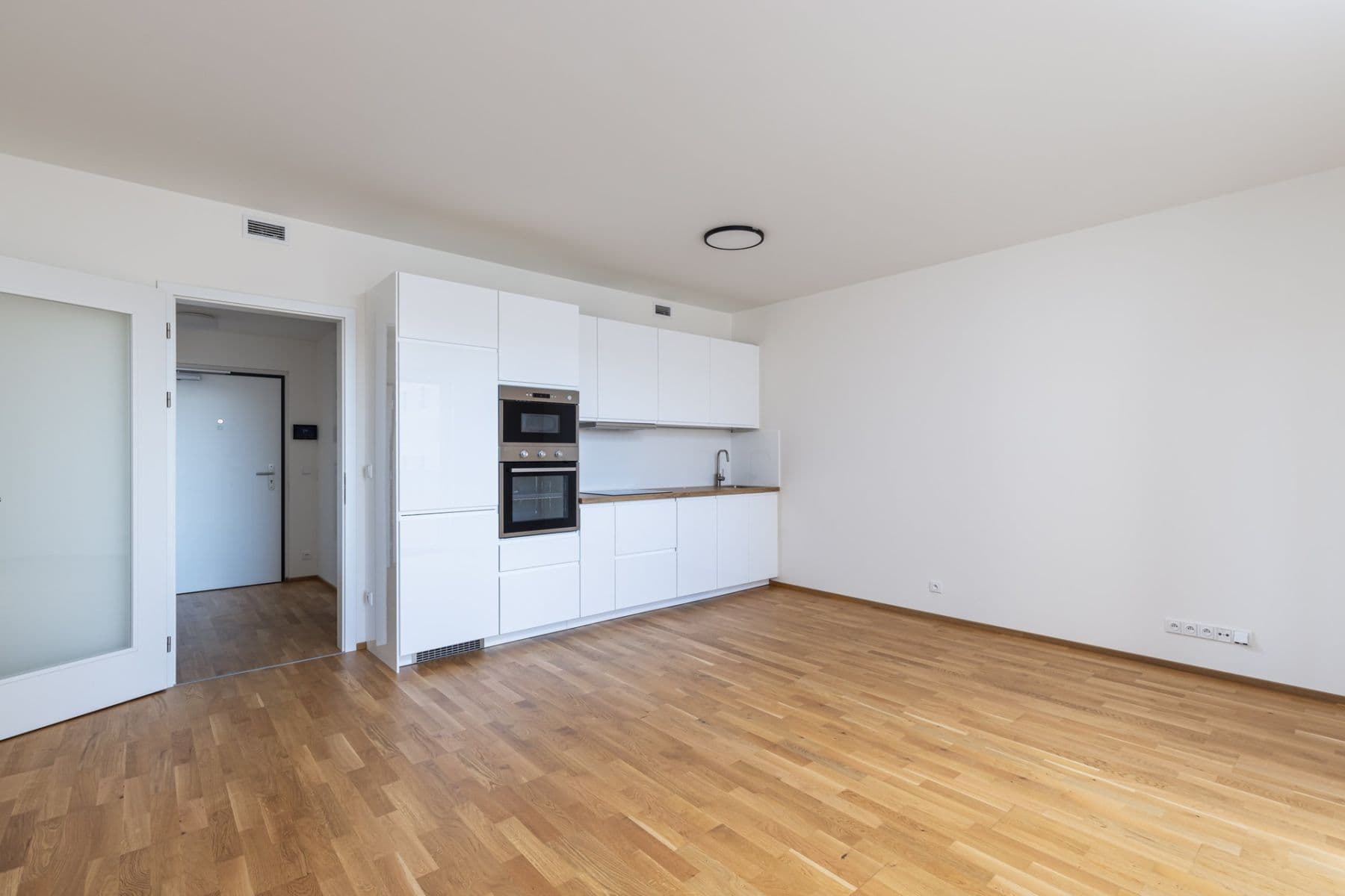 Prenájom bytu 1-izbový 37 m², Fafkových, Praha, Praha Prenájom bytu 1-izbový 37 m², Fafkových, Praha, Praha