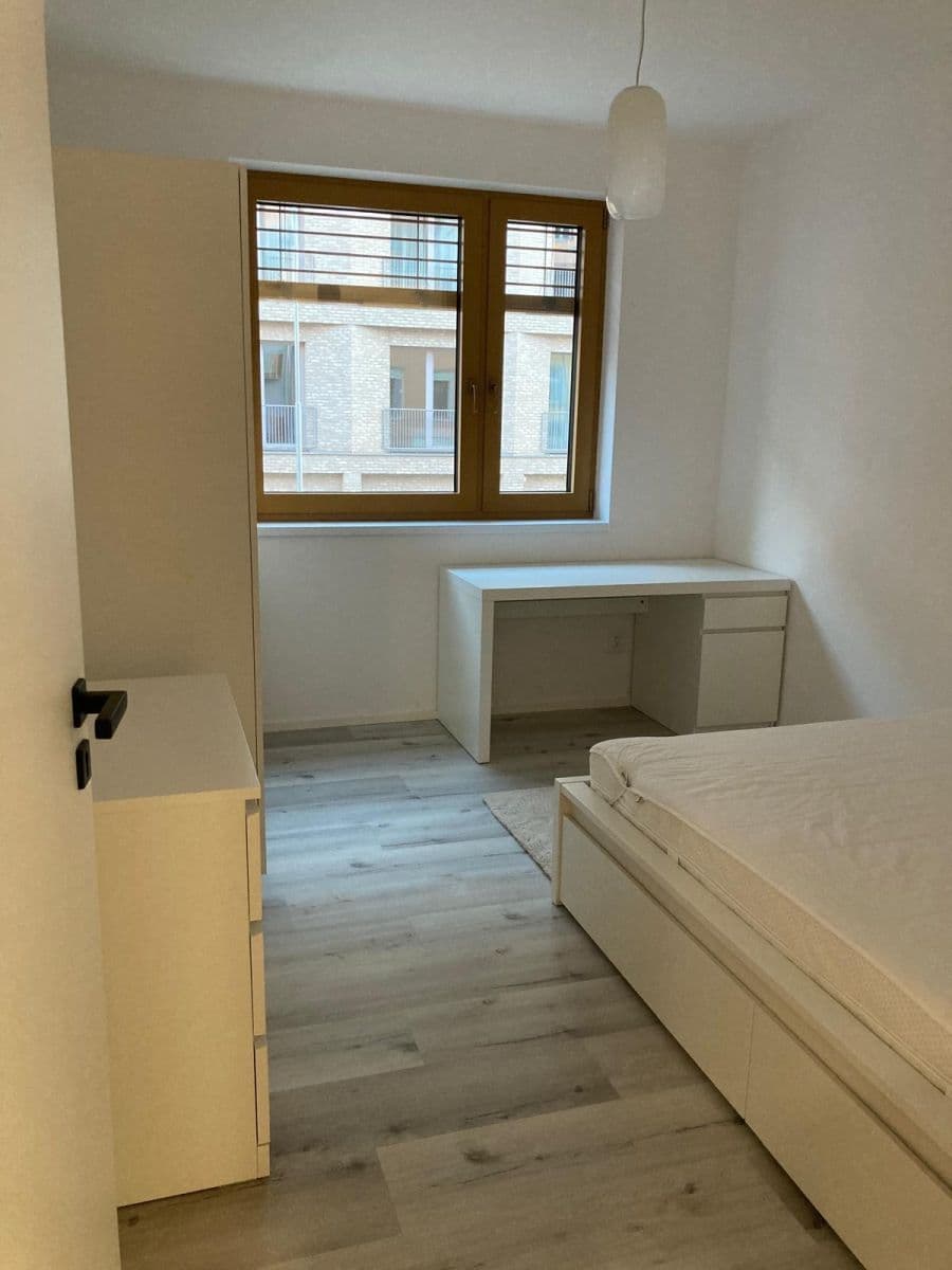 Prenájom bytu 2-izbový 49 m², Křižíkova, Praha, Praha Prenájom bytu 2-izbový 49 m², Křižíkova, Praha, Praha