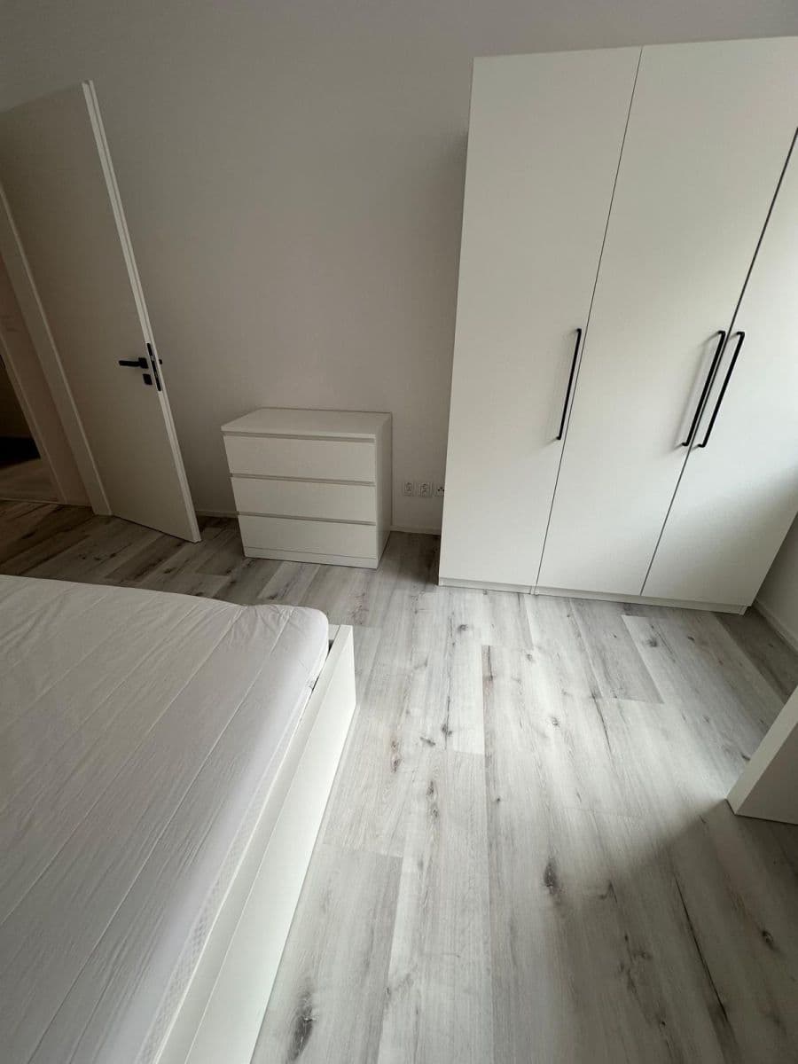 Prenájom bytu 2-izbový 49 m², Křižíkova, Praha, Praha Prenájom bytu 2-izbový 49 m², Křižíkova, Praha, Praha