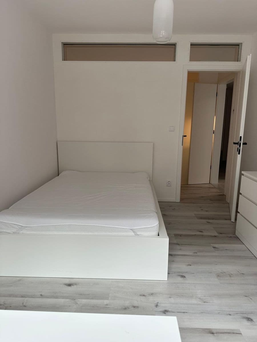 Prenájom bytu 2-izbový 49 m², Křižíkova, Praha, Praha Prenájom bytu 2-izbový 49 m², Křižíkova, Praha, Praha