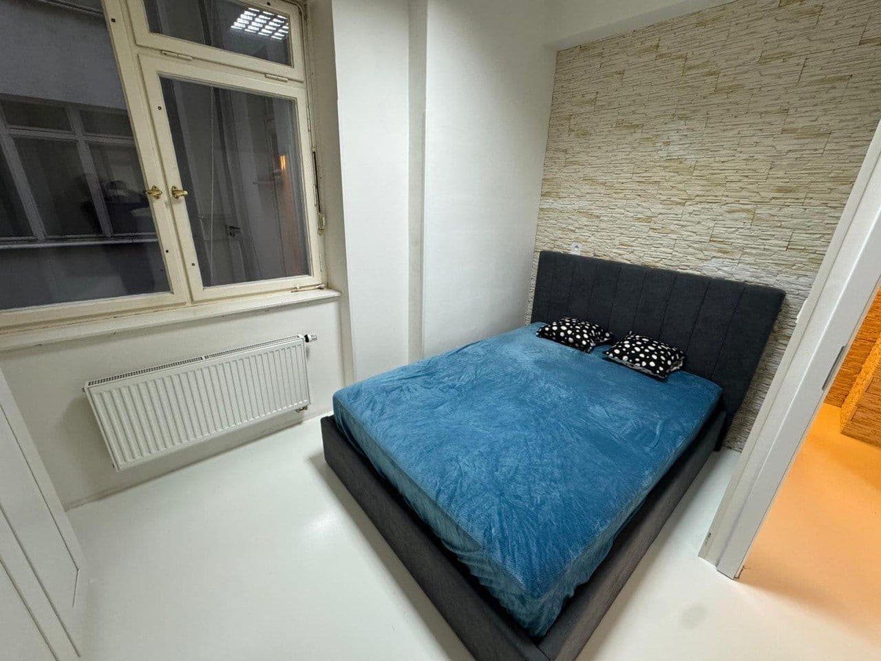 Prenájom bytu 2-izbový 55 m², Sokolská, Praha, Praha Prenájom bytu 2-izbový 55 m², Sokolská, Praha, Praha