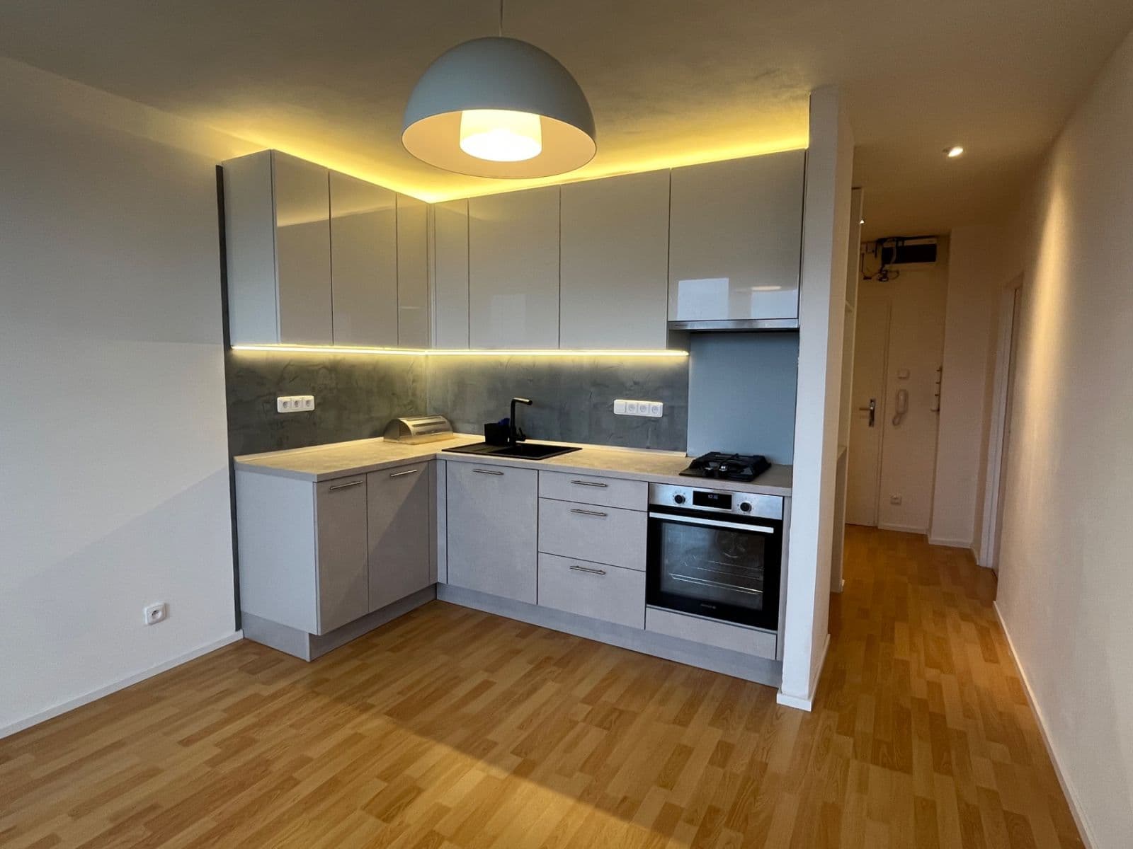 Prenájom bytu 2-izbový 44 m², Plynární, Říčany, Středočeský kraj Prenájom bytu 2-izbový 44 m², Plynární, Říčany, Středočeský kraj