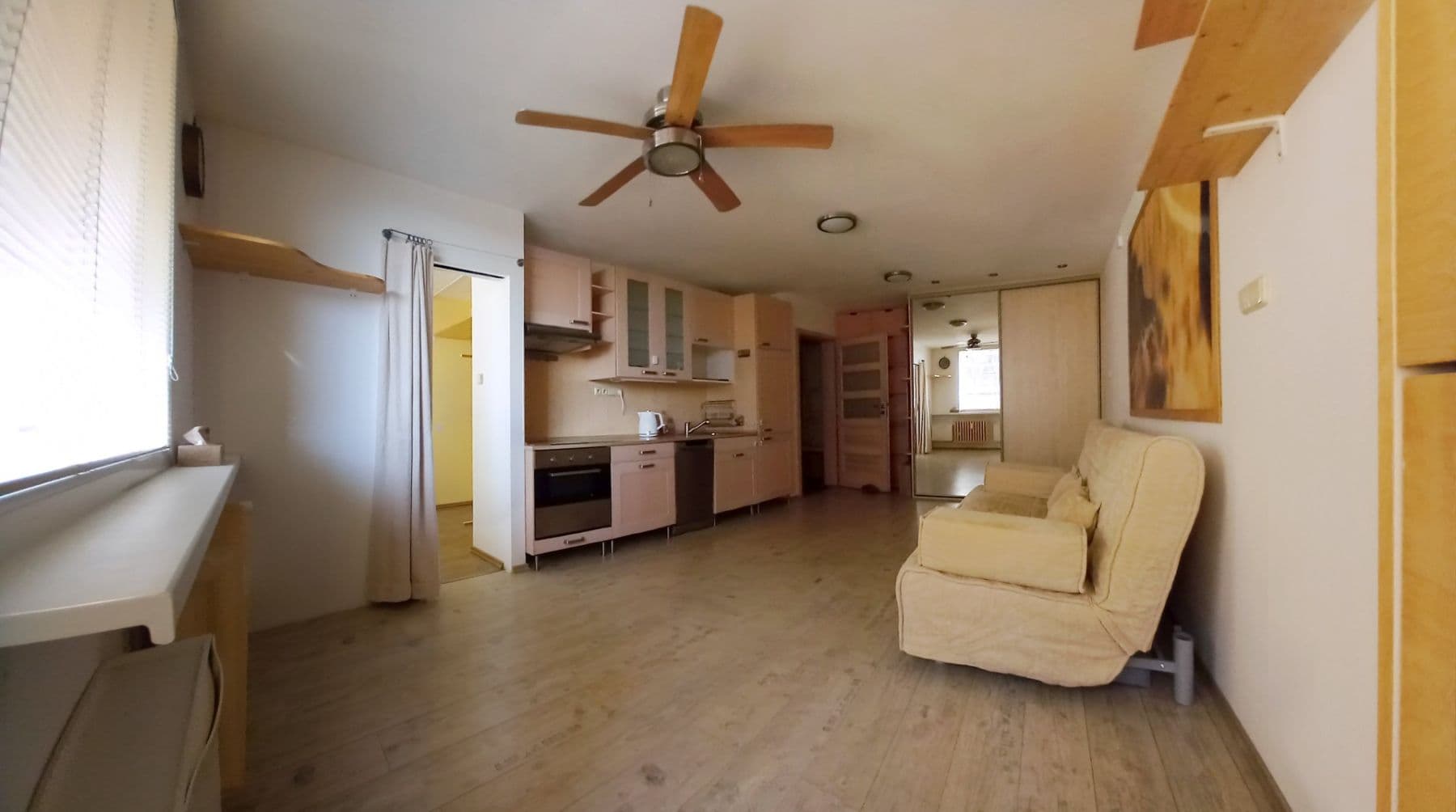 Prenájom bytu 2-izbový 36 m², Tádžická, Praha, Praha Prenájom bytu 2-izbový 36 m², Tádžická, Praha, Praha