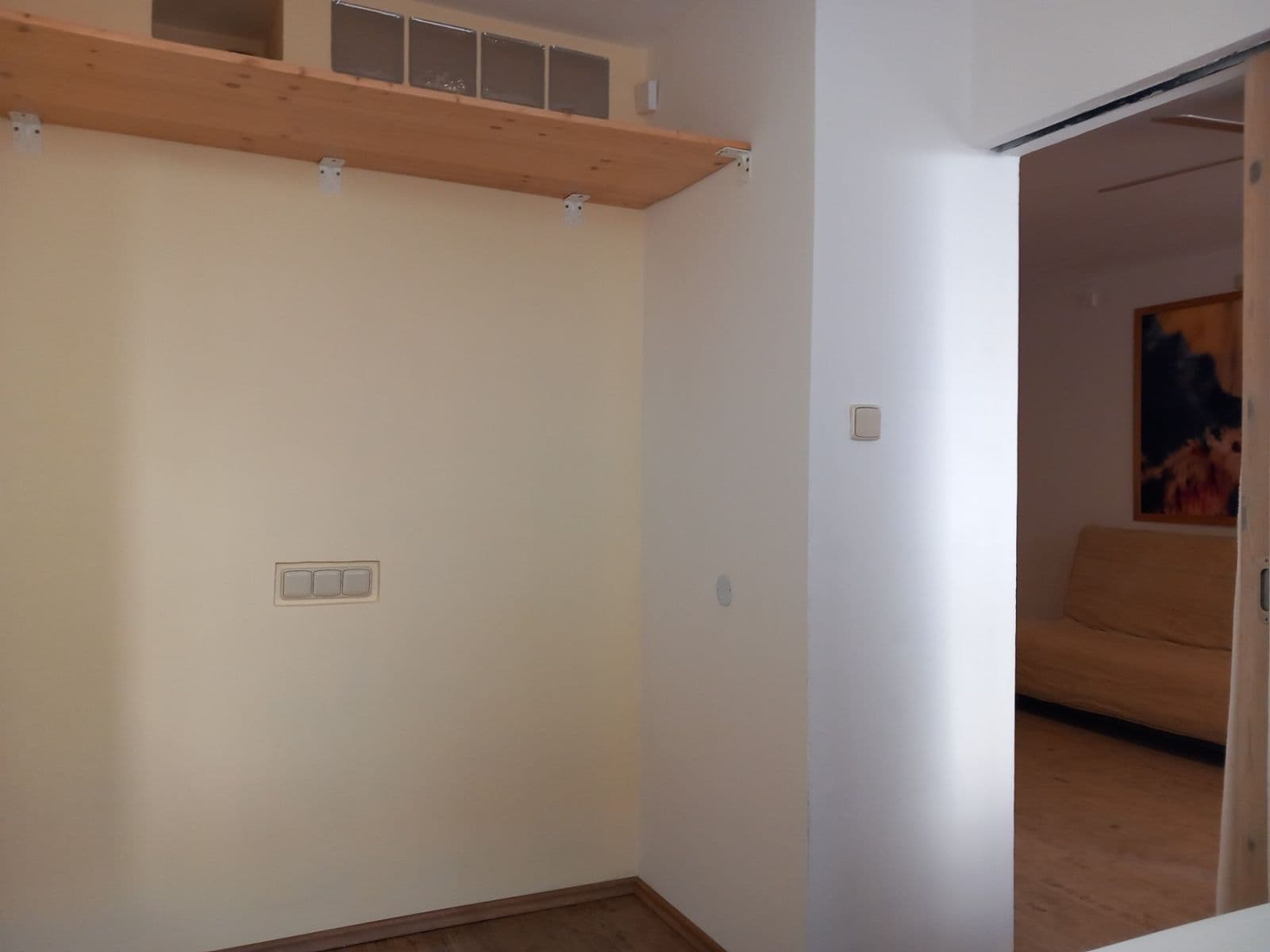 Prenájom bytu 2-izbový 36 m², Tádžická, Praha, Praha Prenájom bytu 2-izbový 36 m², Tádžická, Praha, Praha