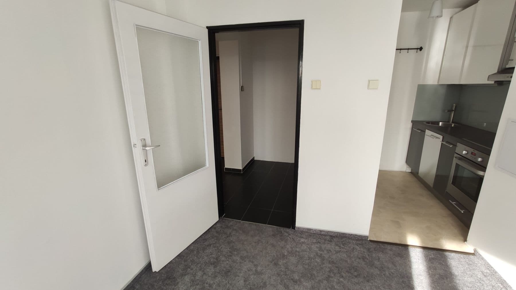 Prenájom bytu 2-izbový 46 m², Bajkonurská, Praha, Praha Prenájom bytu 2-izbový 46 m², Bajkonurská, Praha, Praha