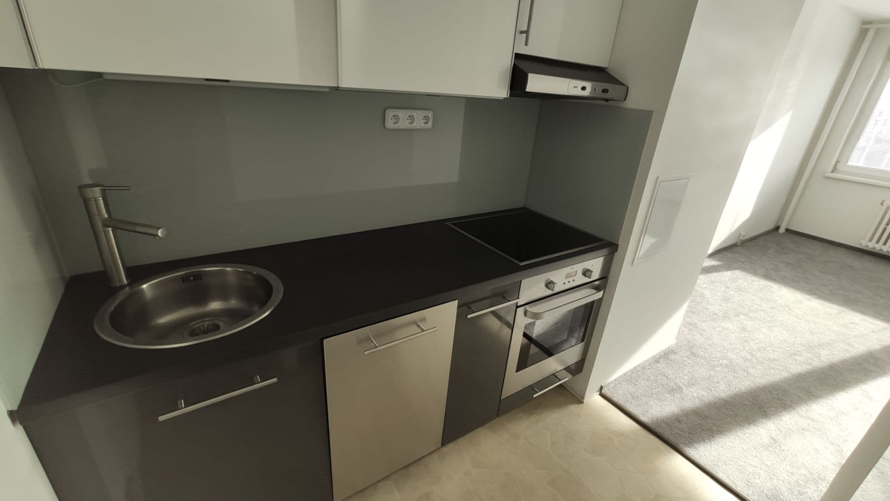 Prenájom bytu 2-izbový 46 m², Bajkonurská, Praha, Praha Prenájom bytu 2-izbový 46 m², Bajkonurská, Praha, Praha