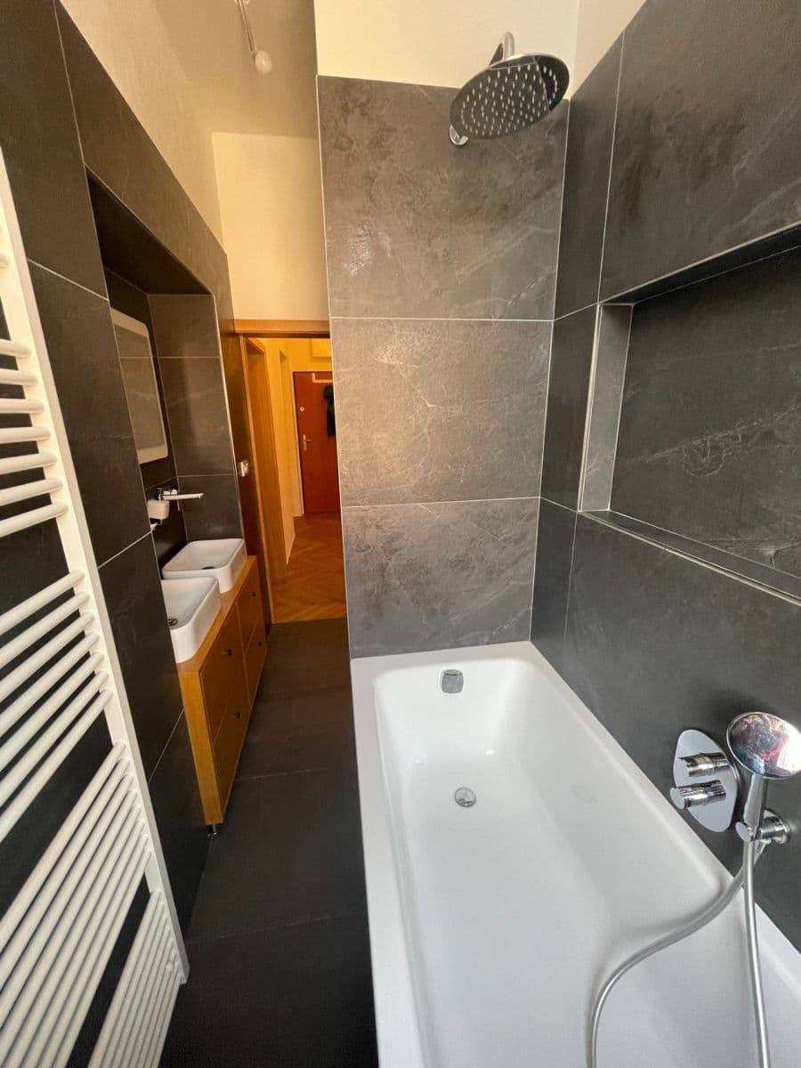 Predaj bytu 2-izbový 69 m², Komenského, Trutnov, Královéhradecký kraj Predaj bytu 2-izbový 69 m², Komenského, Trutnov, Královéhradecký kraj