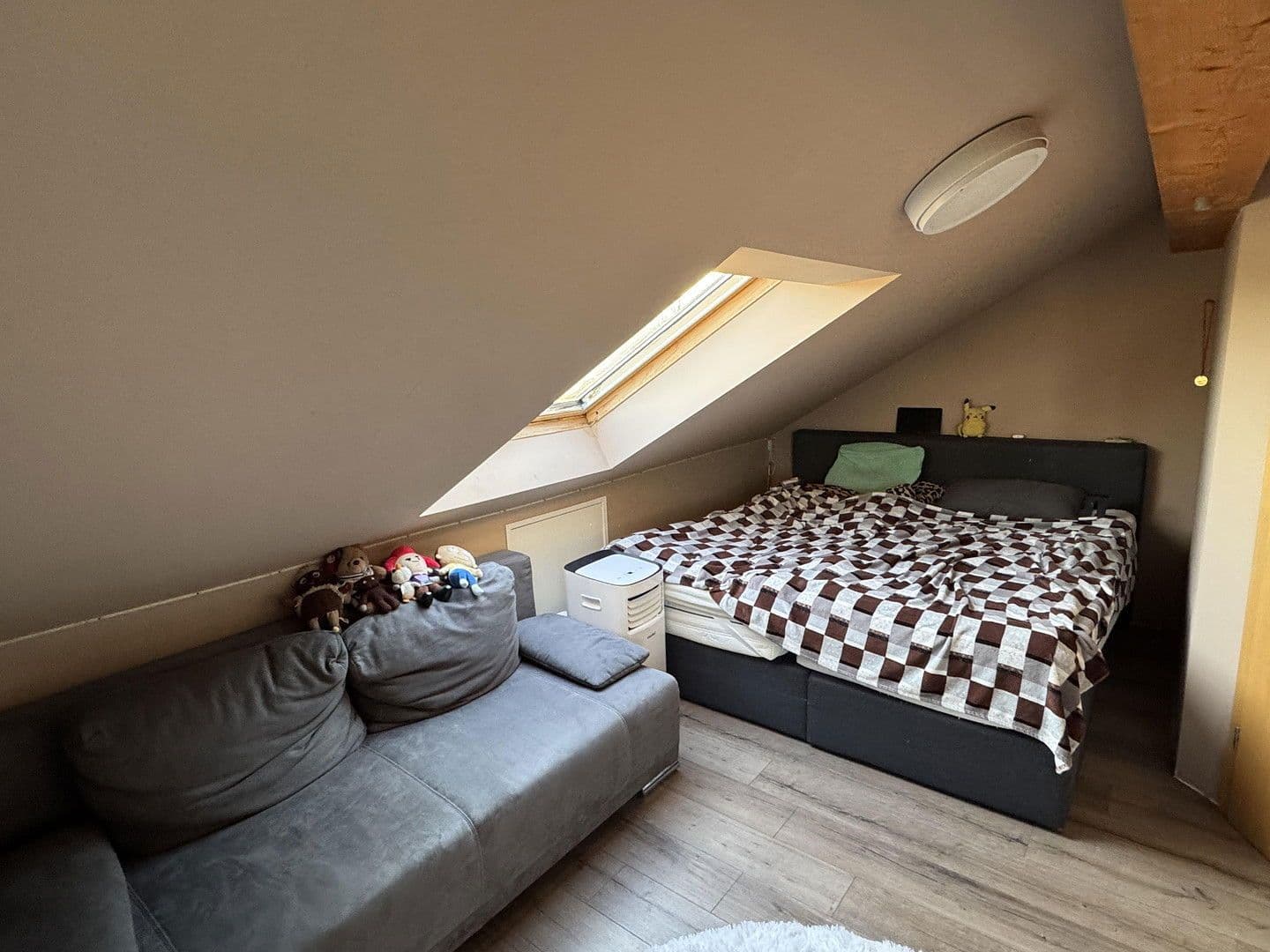 Predaj domu 130 m², pozemek 299 m², Hoppegarten, Brandenbursko Predaj domu 130 m², pozemek 299 m², Hoppegarten, Brandenbursko