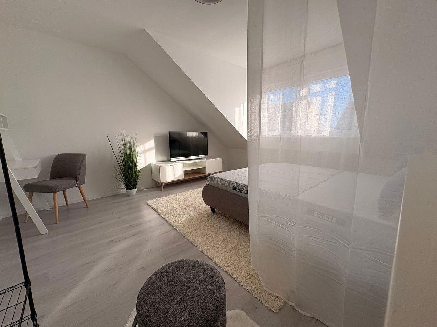 Prenájom bytu 3-izbový 80 m², Hockenheim, Bádensko-Wurttembersko Prenájom bytu 3-izbový 80 m², Hockenheim, Bádensko-Wurttembersko