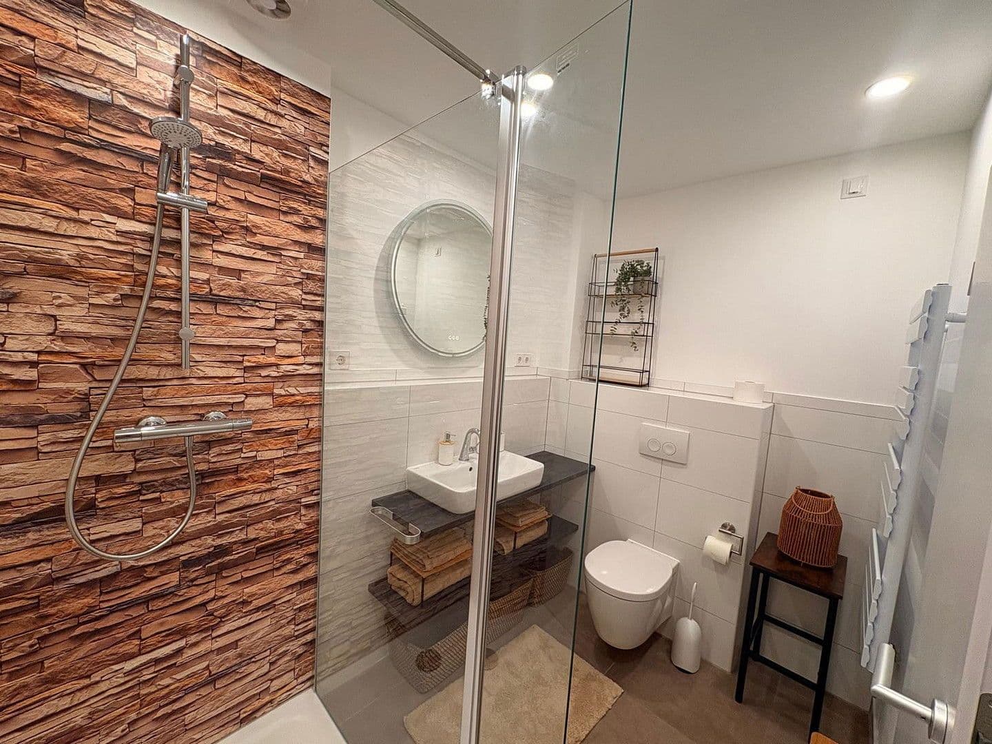 Prenájom bytu 3-izbový 80 m², Hockenheim, Bádensko-Wurttembersko Prenájom bytu 3-izbový 80 m², Hockenheim, Bádensko-Wurttembersko