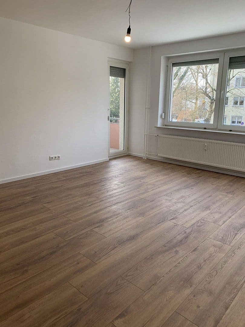 Prenájom bytu 3-izbový 70 m², Heinrich-Seliger-Straße 24, Frankfurt, Hesensko Prenájom bytu 3-izbový 70 m², Heinrich-Seliger-Straße 24, Frankfurt, Hesensko