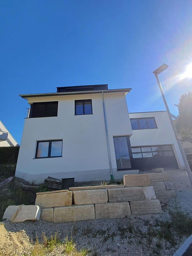 Predaj domu 243 m², pozemek 786 m², Hochbergweg1, Weilheim an der Teck, Bádensko-Wurttembersko Predaj domu 243 m², pozemek 786 m², Hochbergweg1, Weilheim an der Teck, Bádensko-Wurttembersko