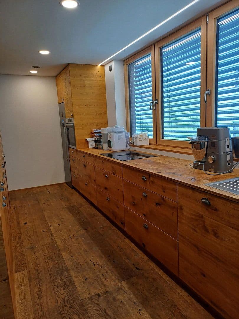 Predaj domu 243 m², pozemek 786 m², Hochbergweg1, Weilheim an der Teck, Bádensko-Wurttembersko Predaj domu 243 m², pozemek 786 m², Hochbergweg1, Weilheim an der Teck, Bádensko-Wurttembersko