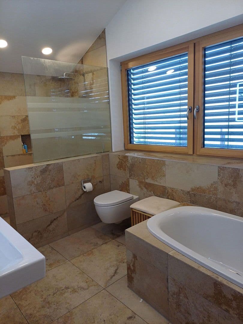 Predaj domu 243 m², pozemek 786 m², Hochbergweg1, Weilheim an der Teck, Bádensko-Wurttembersko Predaj domu 243 m², pozemek 786 m², Hochbergweg1, Weilheim an der Teck, Bádensko-Wurttembersko