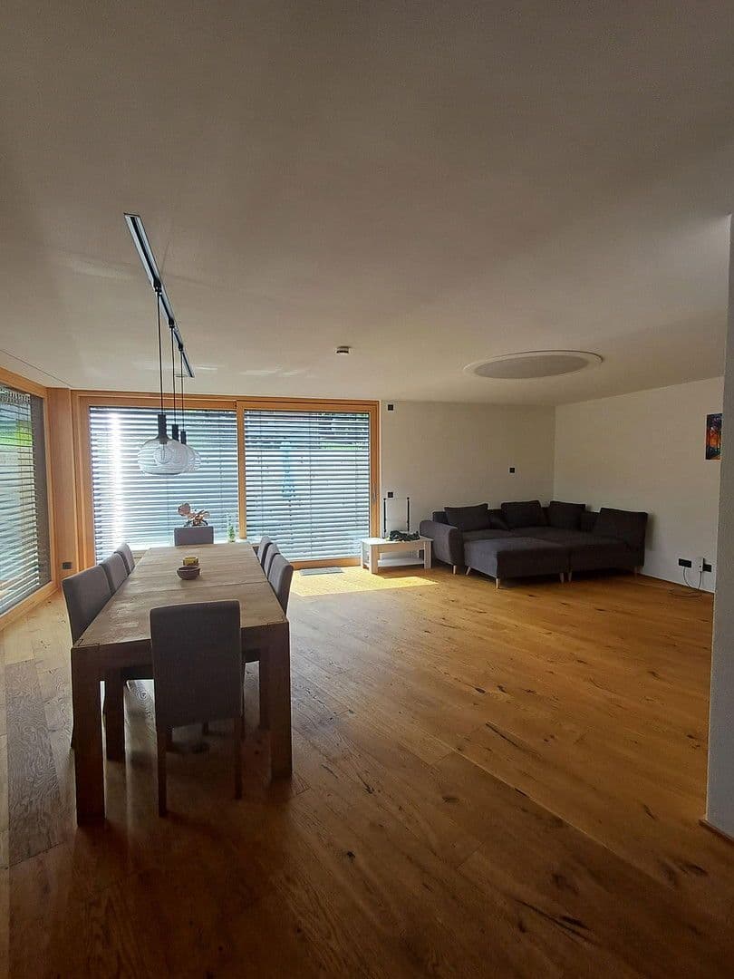 Predaj domu 243 m², pozemek 786 m², Hochbergweg1, Weilheim an der Teck, Bádensko-Wurttembersko Predaj domu 243 m², pozemek 786 m², Hochbergweg1, Weilheim an der Teck, Bádensko-Wurttembersko